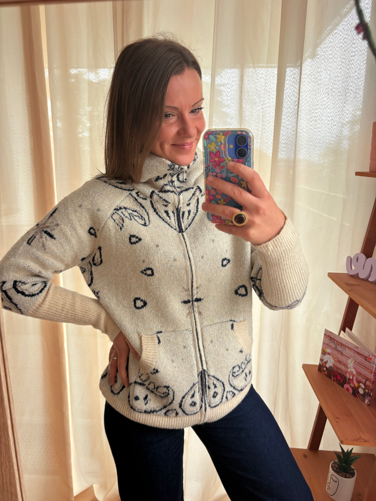 Gilet Motif Bandana Écru – Zip & Col Montant