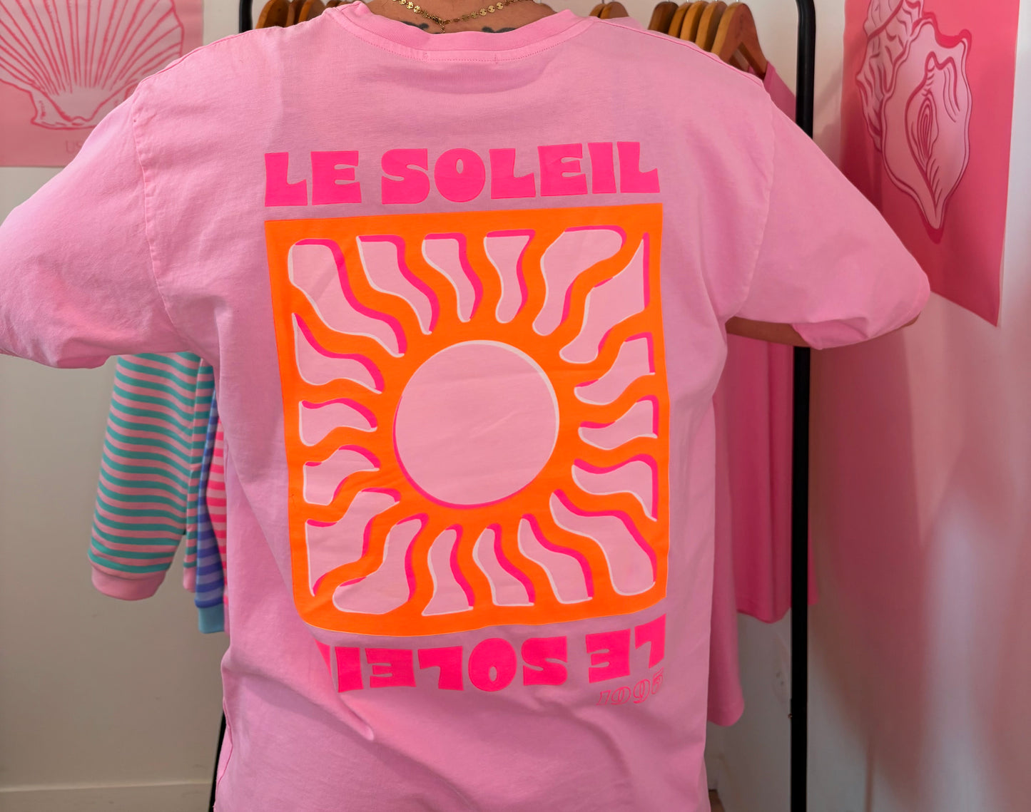 T-shirt "Soleil" Blanc en Pur Coton – Imprimé Rose & Orange & Coupe Loose