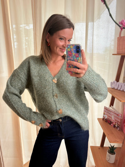 Gilet Vert Kaki à Boutons Cœur Dorés – Maille Douce (Taille Unique)