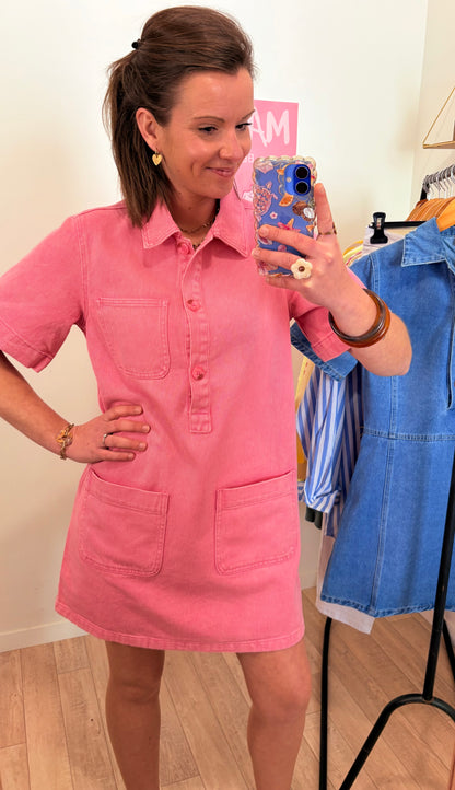 Robe en Denim Rose  – Coupe Chemise à Poches & Boutonnage Frontal