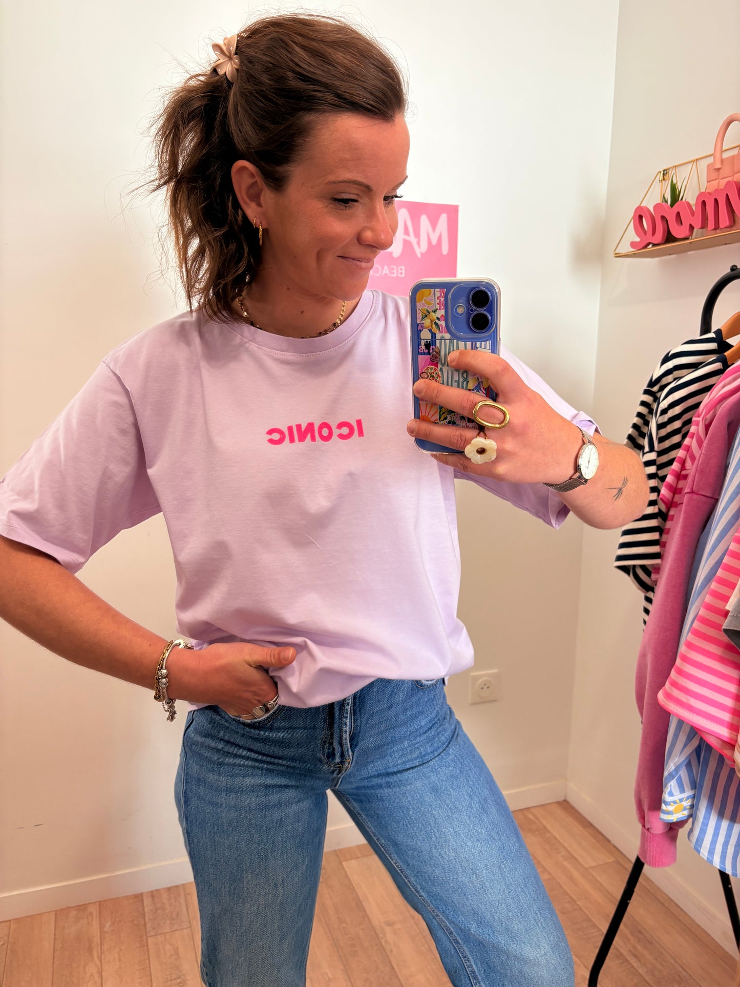 T-Shirt "Iconic" – Lila Pastel