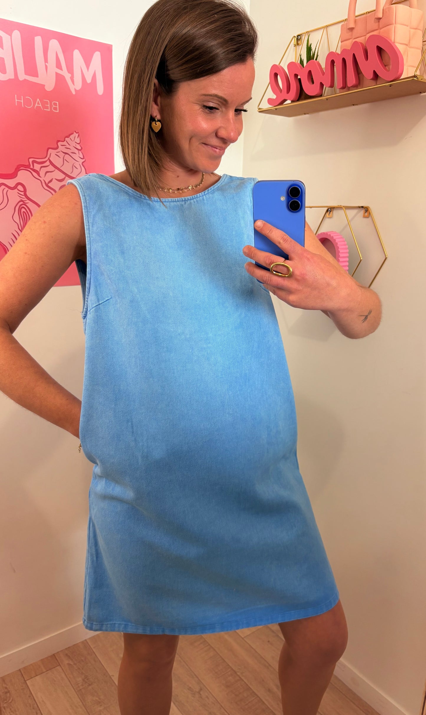 Robe "Azure" – Denim Bleu Clair & Décolleté dans le Dos