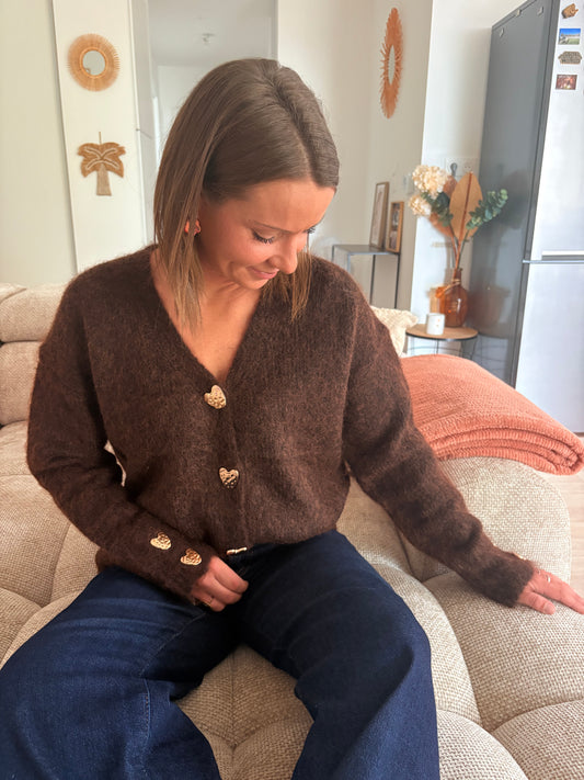 Gilet Marron à Boutons Cœur Dorés – Maille Douce (Taille Unique)