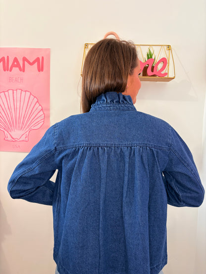 Surchemise en Denim Structurée – Détails Plissés