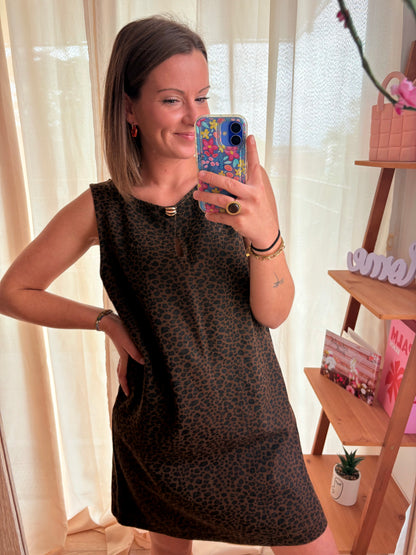Robe Sans Manches Léopard Marron 100% Coton – Détail Boule Dorée & Poches Latérales