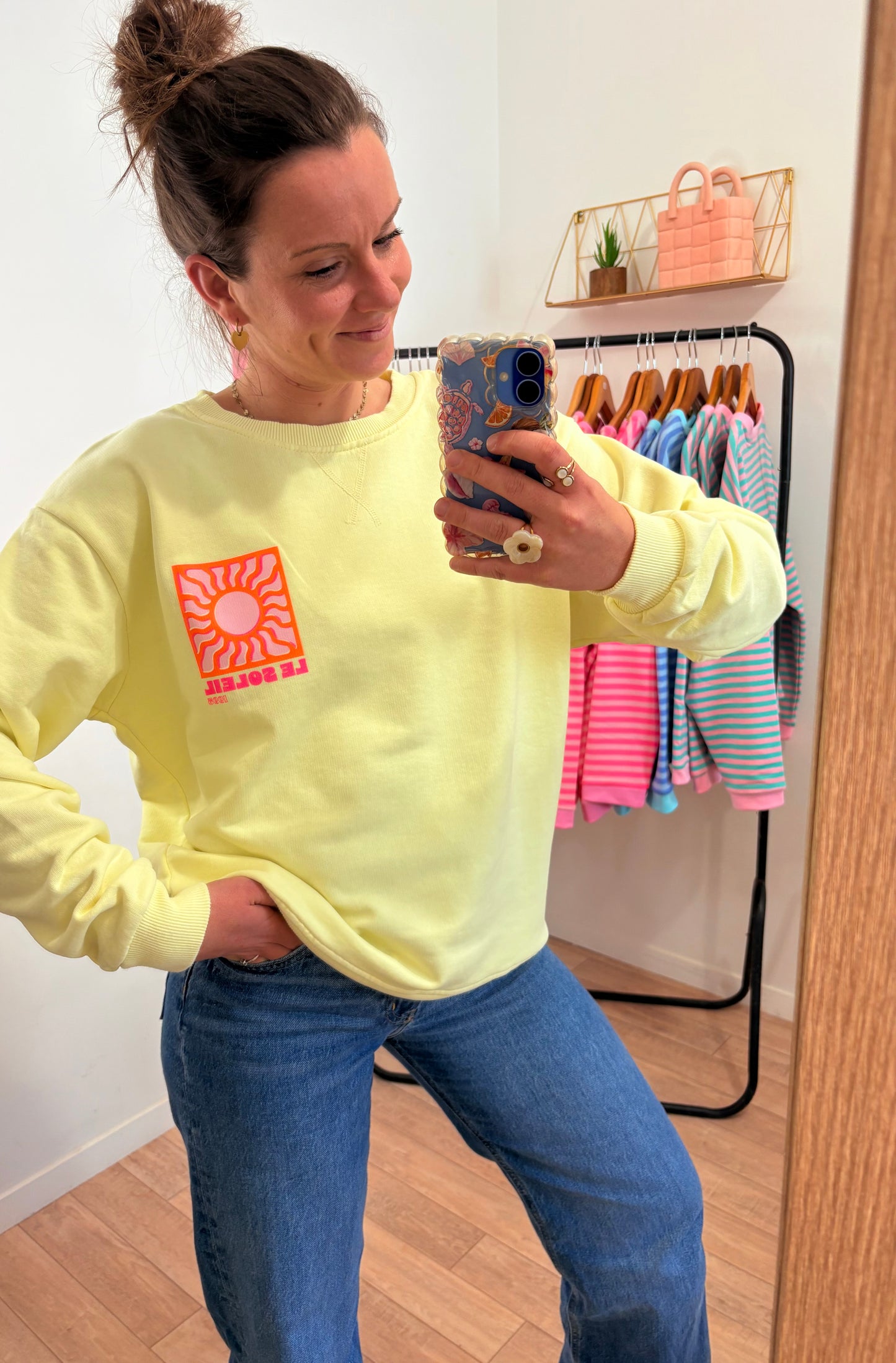 Pull Soleil jaune